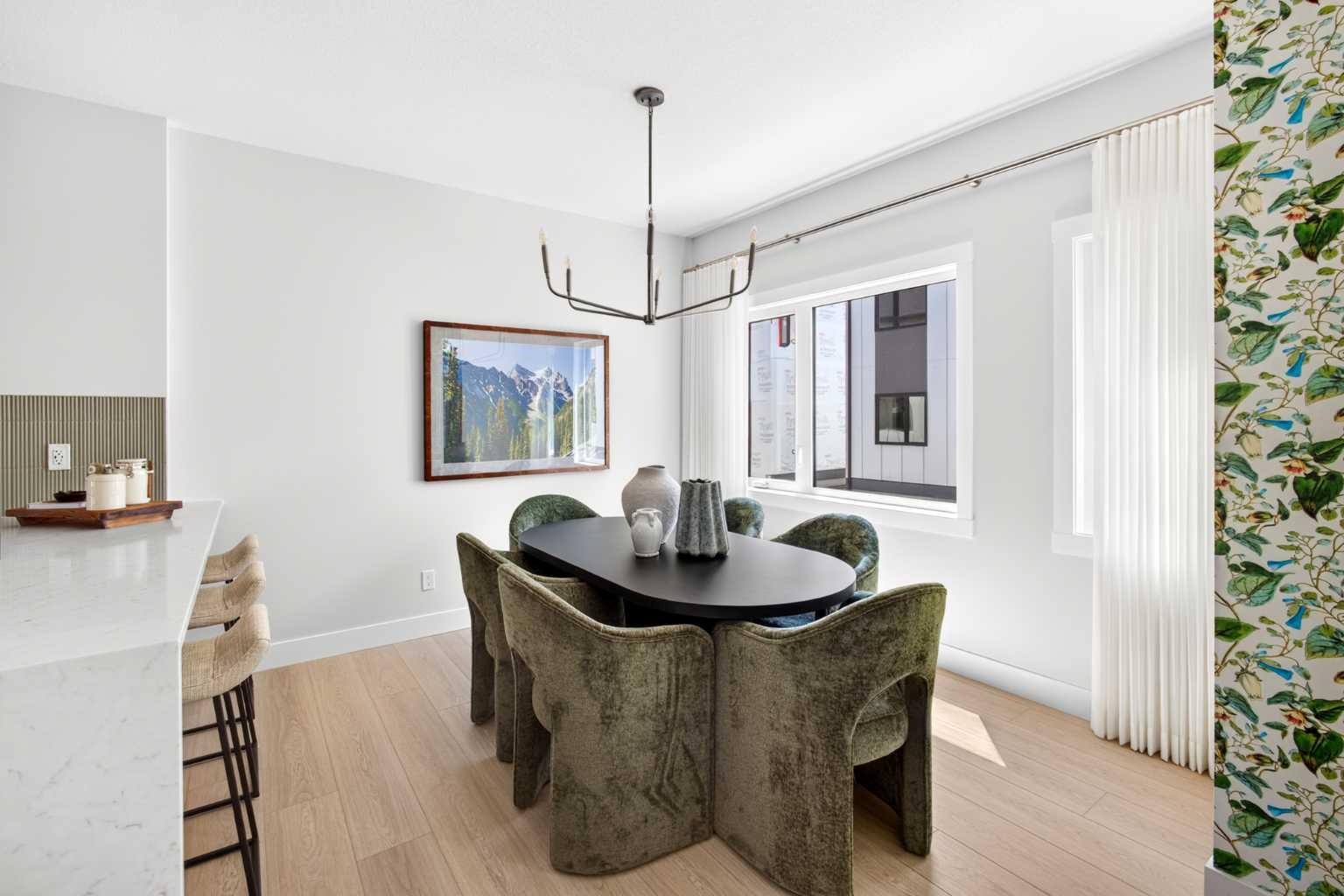 712 Sovereign Common SW