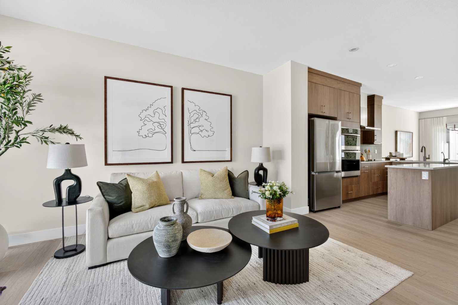 712 Sovereign Common SW