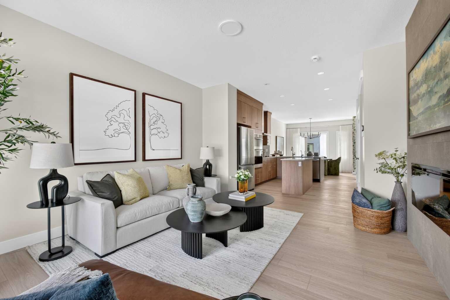 712 Sovereign Common SW