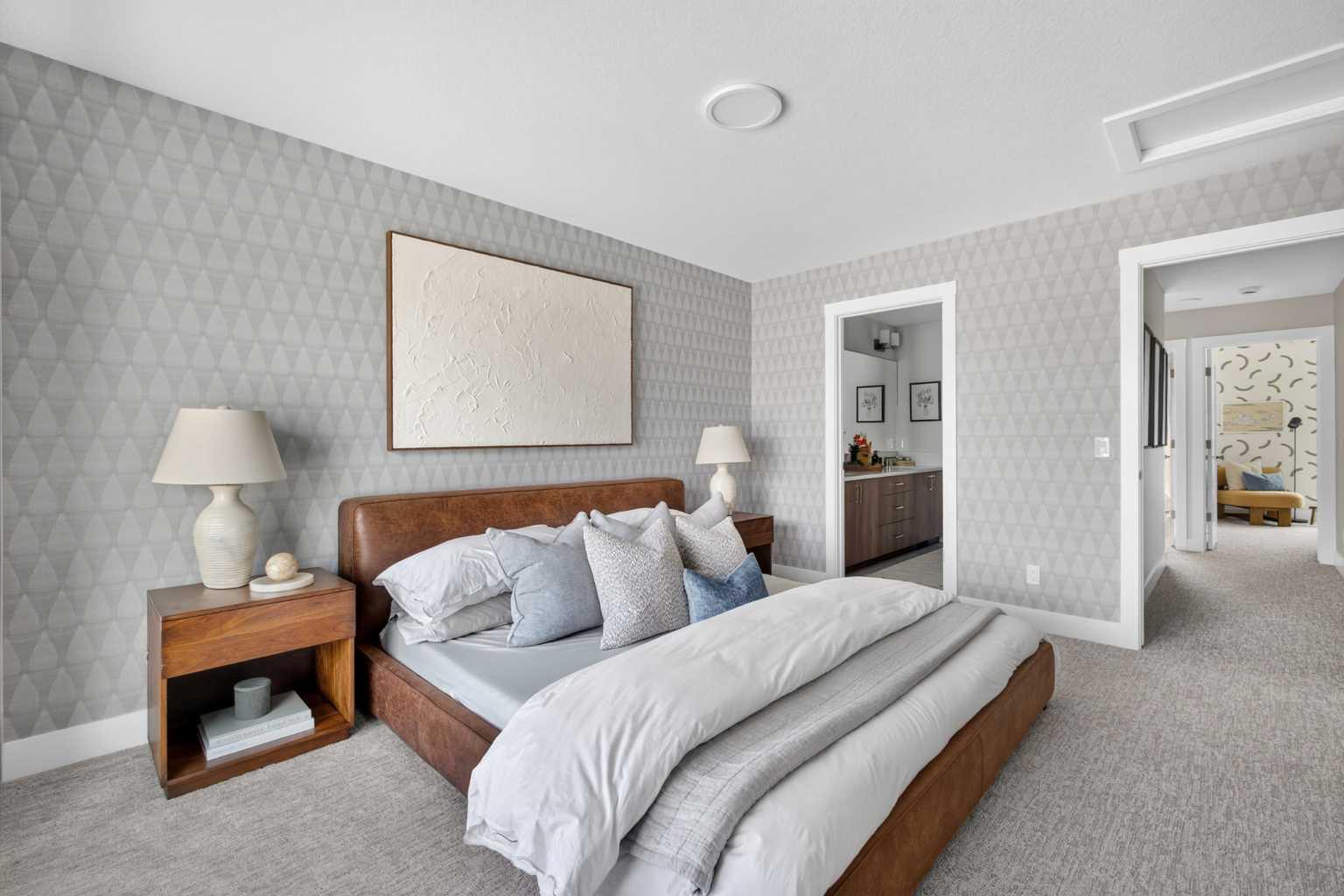 712 Sovereign Common SW