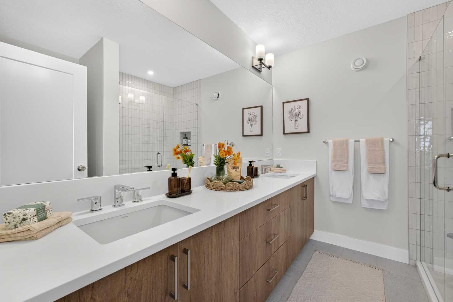 712 Sovereign Common SW