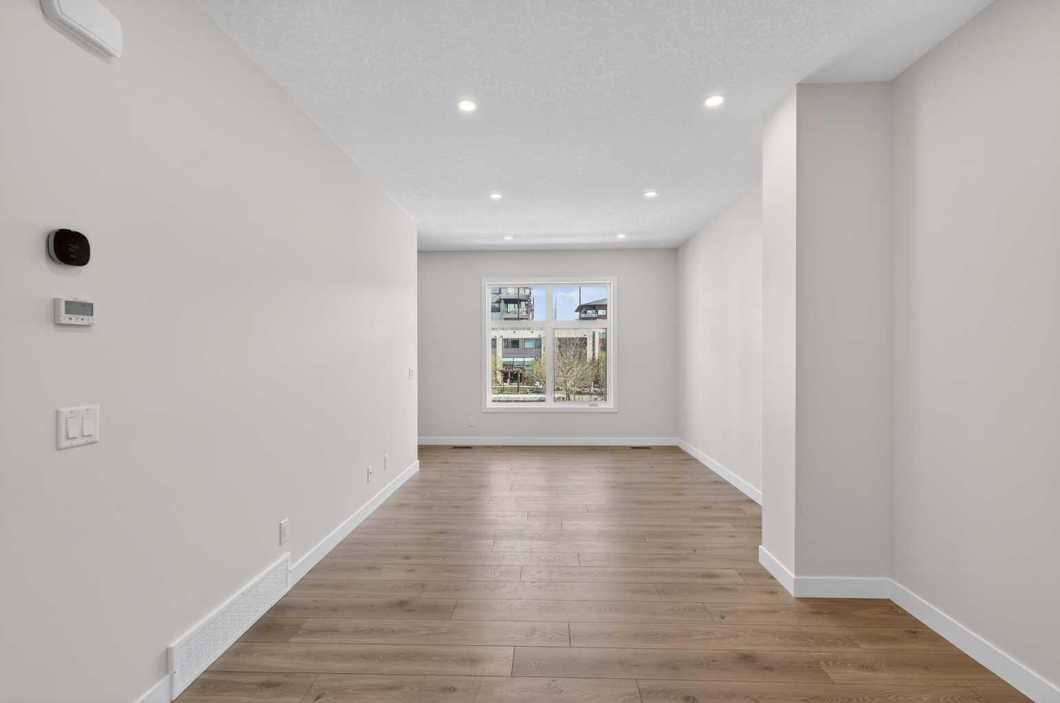 155 Mahogany Gardens SE