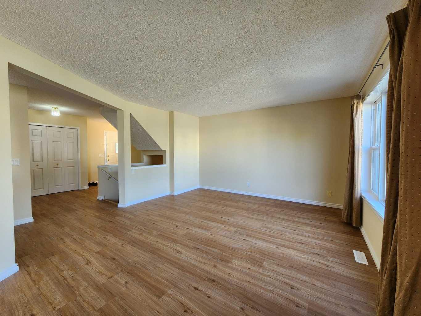 717 Harvest Hills Drive NE