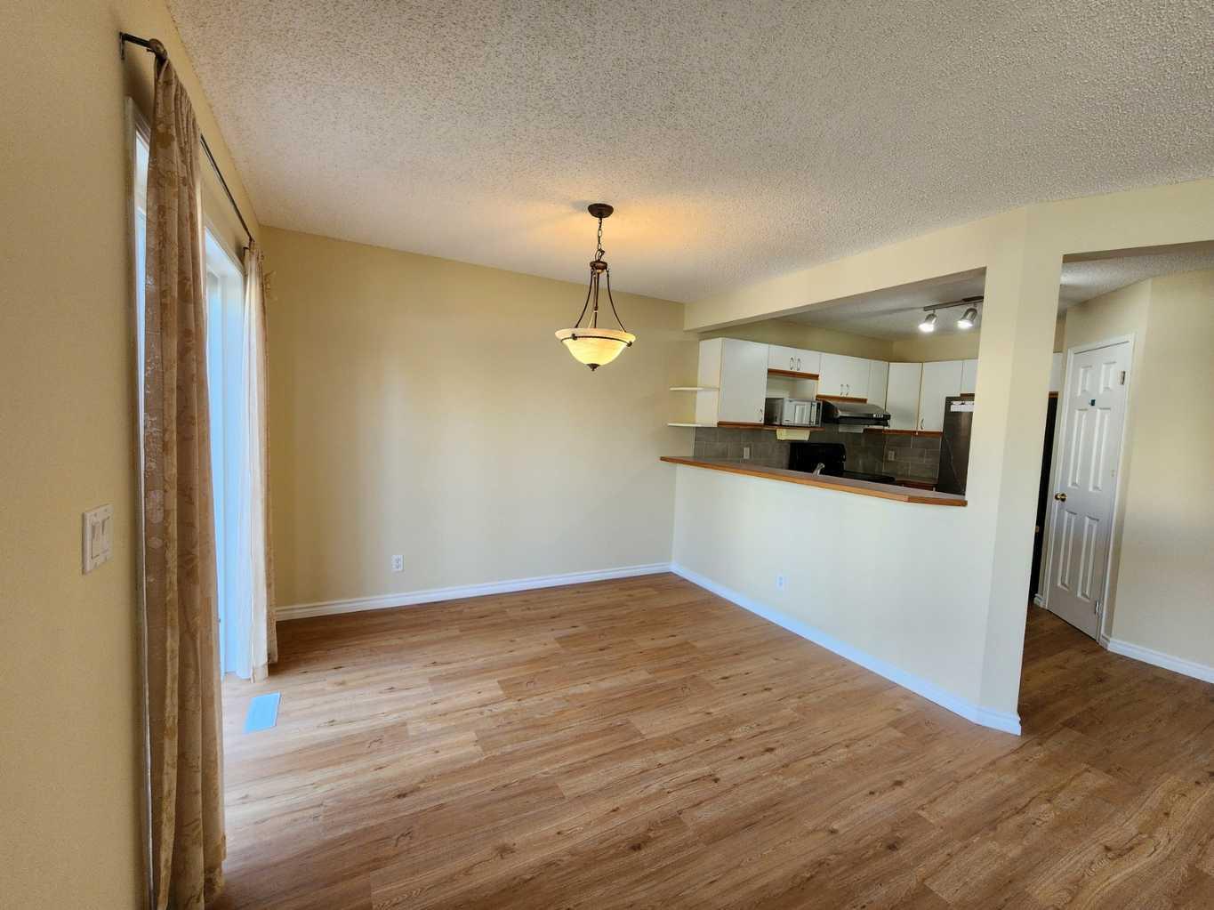 717 Harvest Hills Drive NE