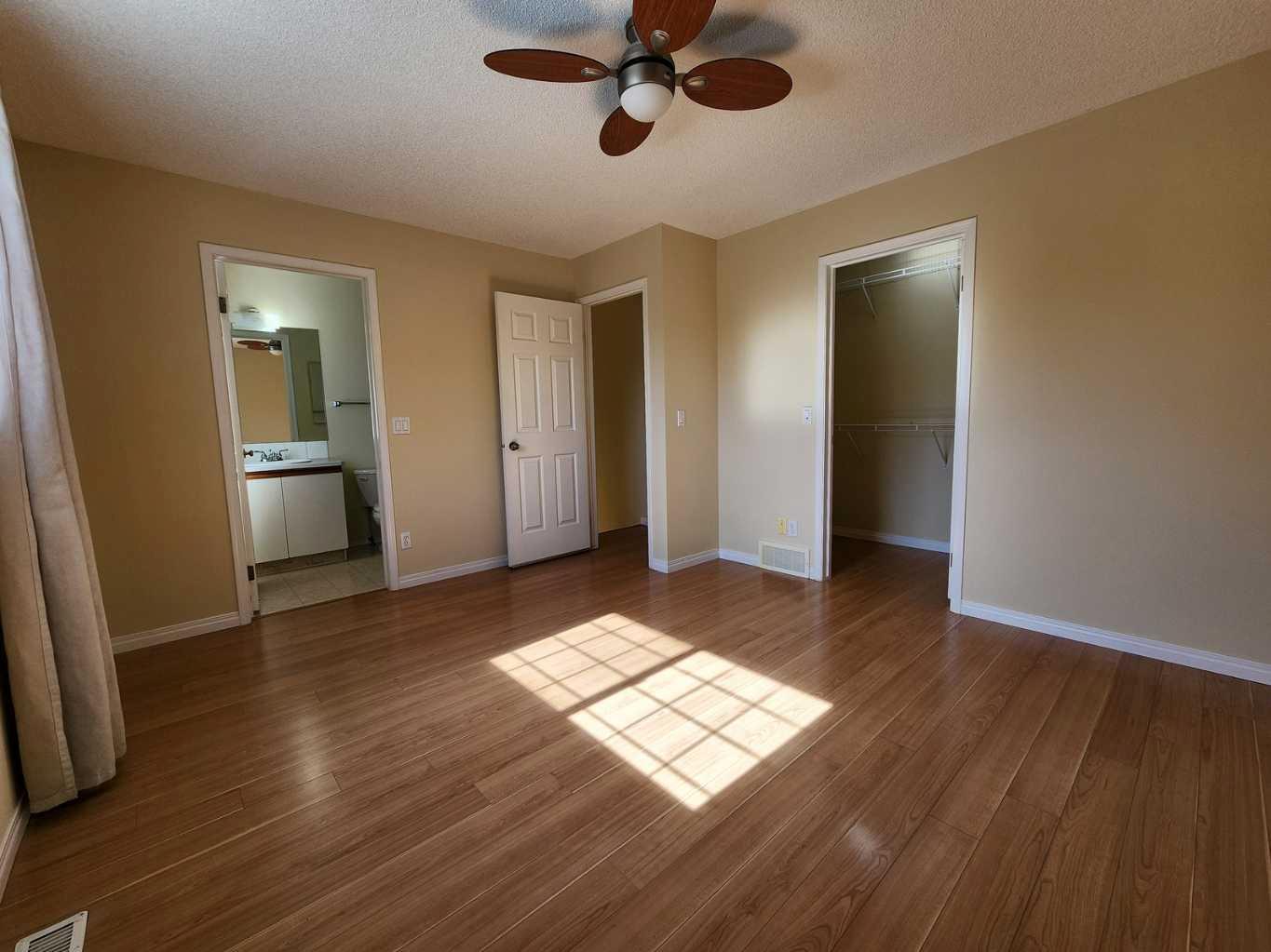 717 Harvest Hills Drive NE