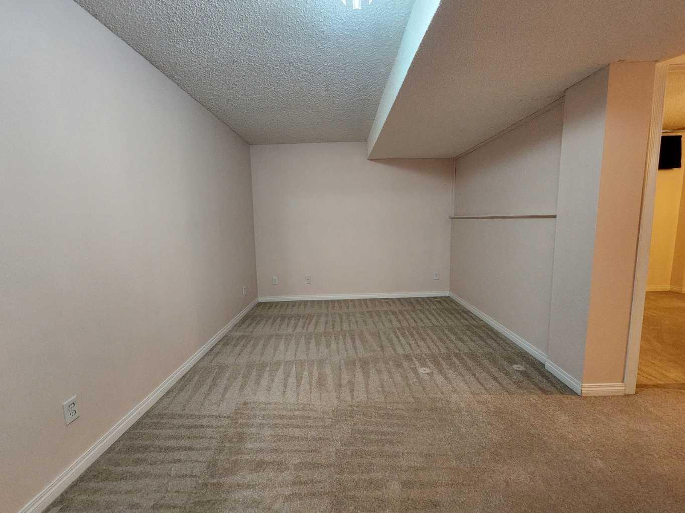 717 Harvest Hills Drive NE