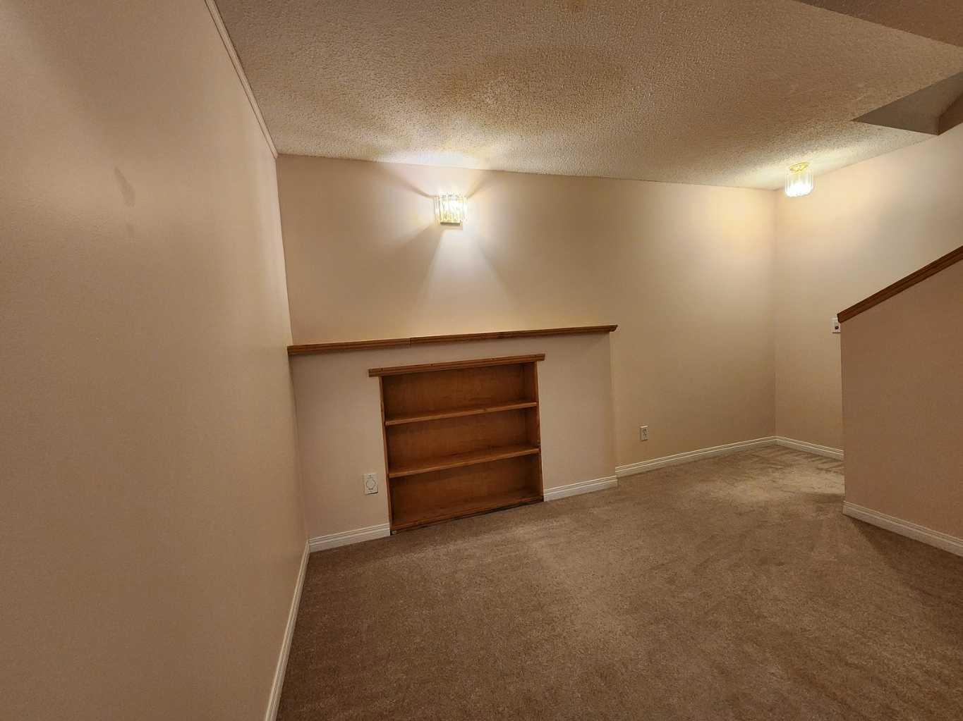 717 Harvest Hills Drive NE