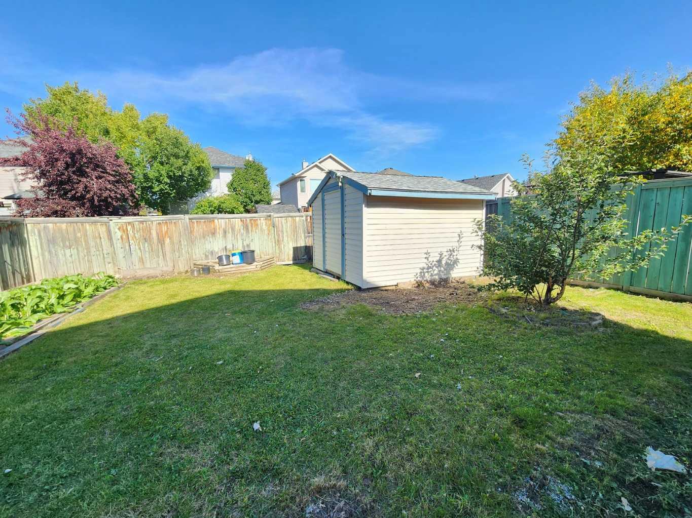 717 Harvest Hills Drive NE