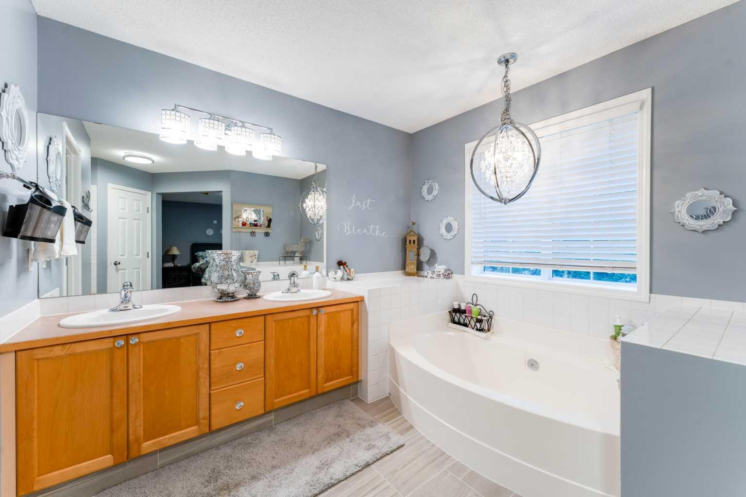 43 Elgin Drive SE