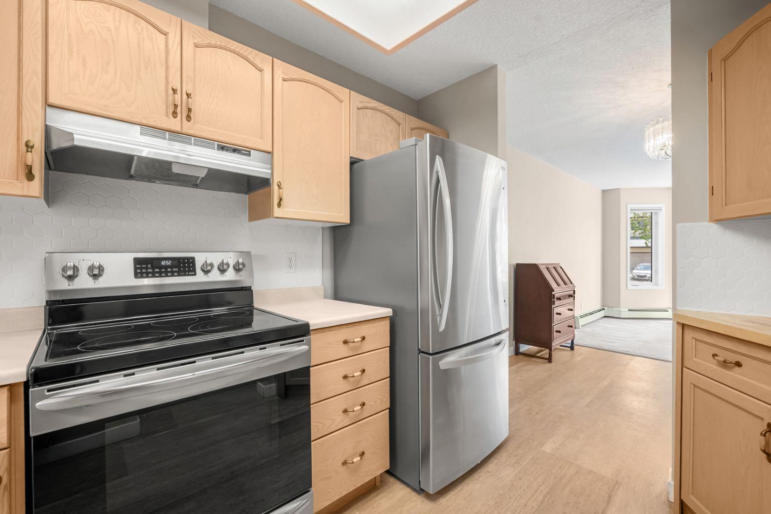 1108, 1108 Hawksbrow Point NW