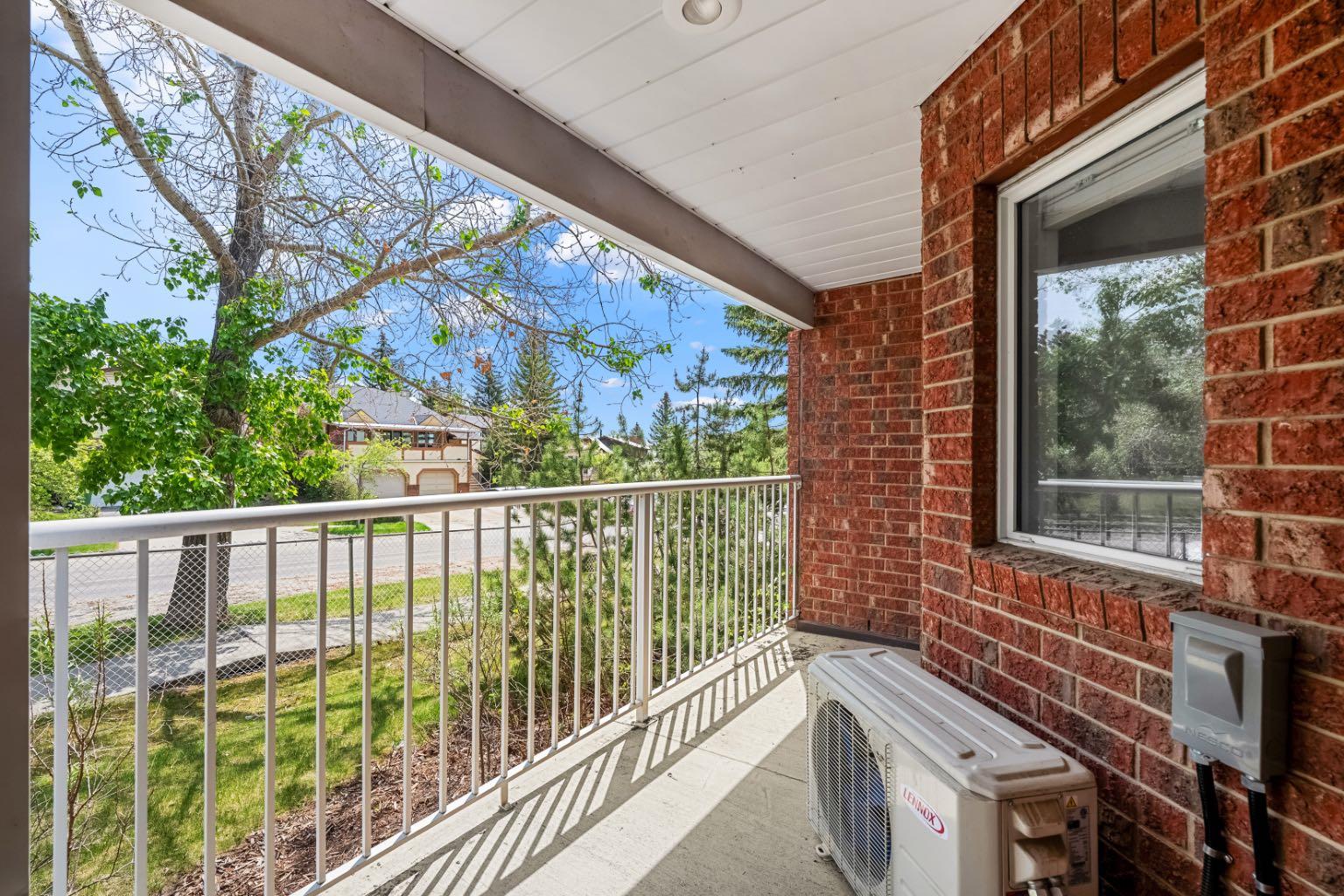 1108, 1108 Hawksbrow Point NW