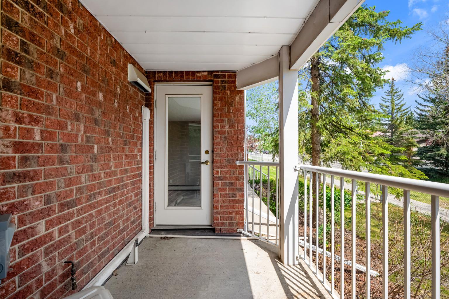 1108, 1108 Hawksbrow Point NW