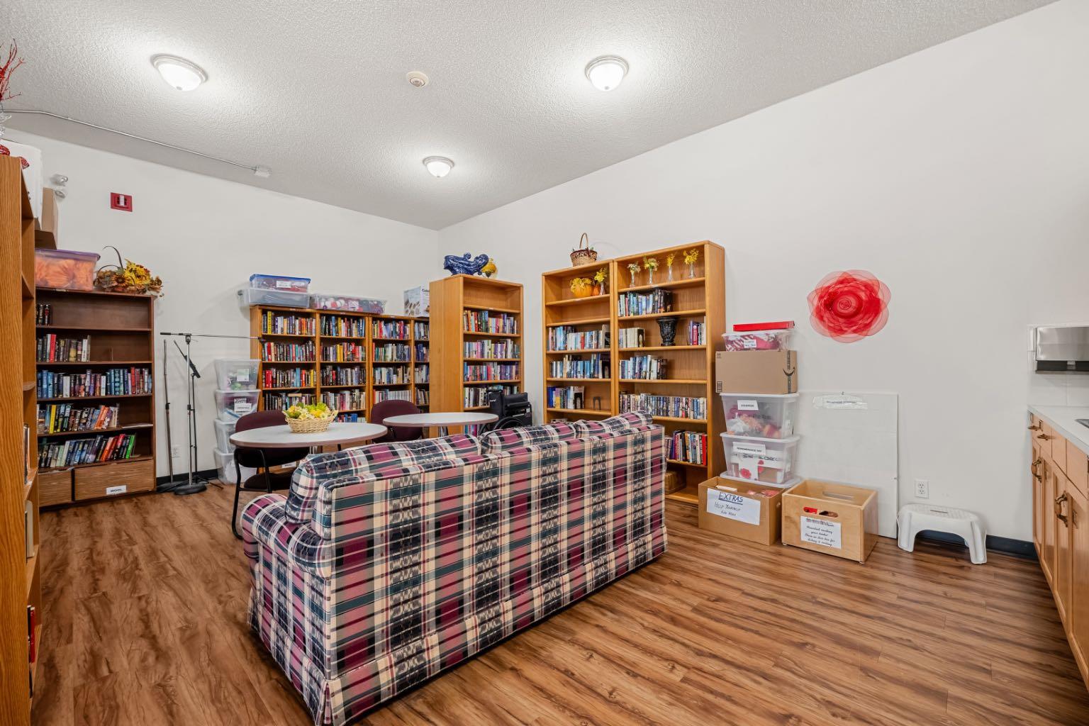 1108, 1108 Hawksbrow Point NW