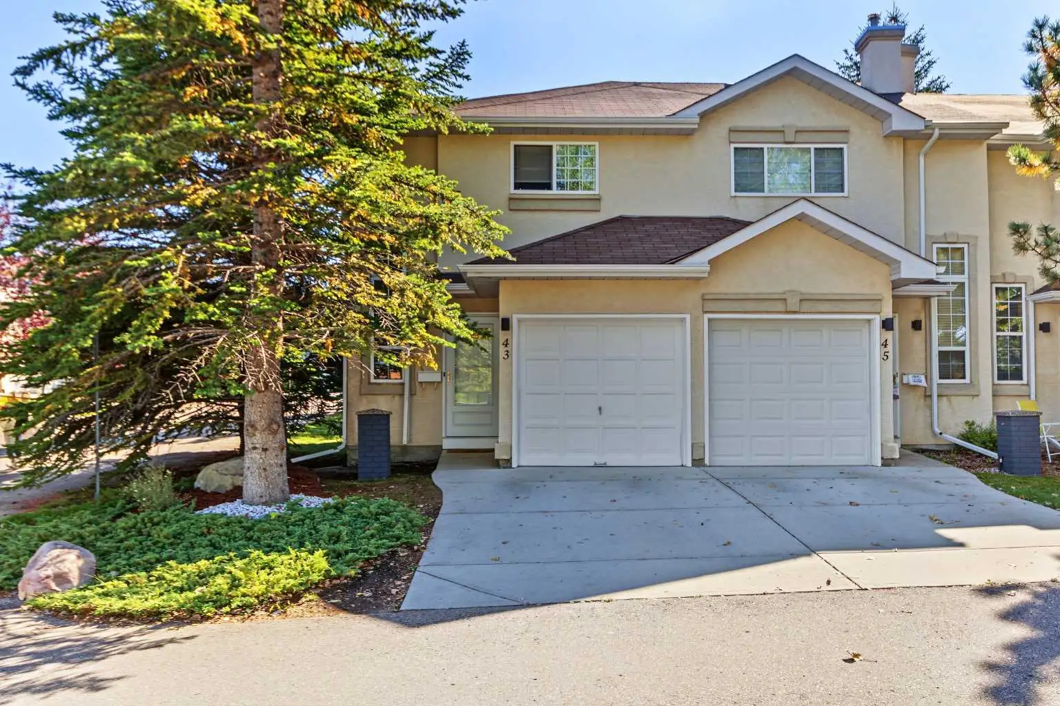 43 Shawinigan Lane SW
