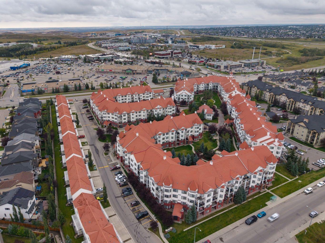 210, 20 Royal Oak Plaza NW