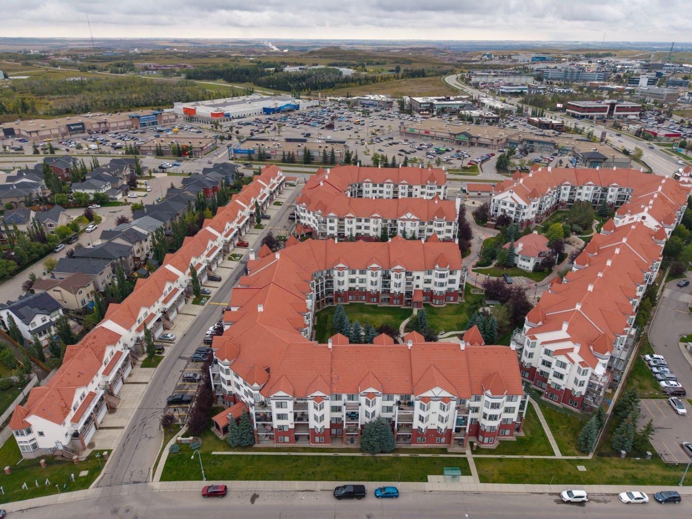 210, 20 Royal Oak Plaza NW