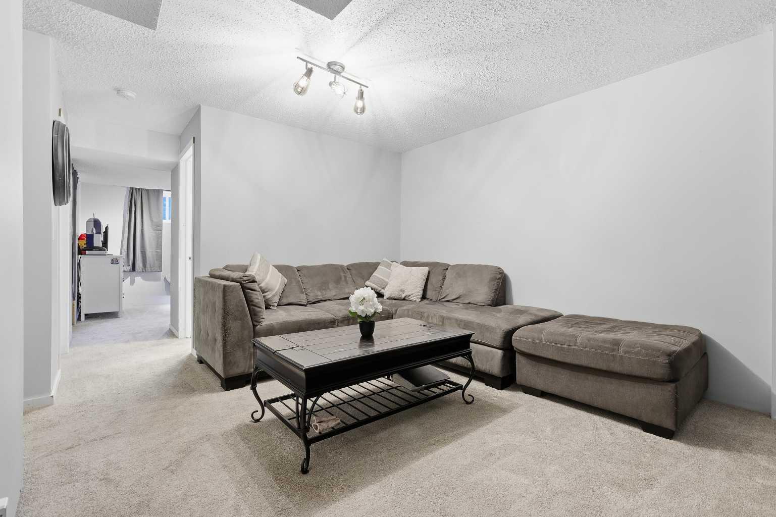 611 Walden Drive SE