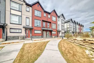 306, 11 Evanscrest Mews NW