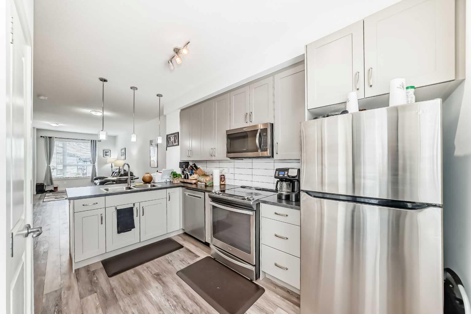 306, 11 Evanscrest Mews NW