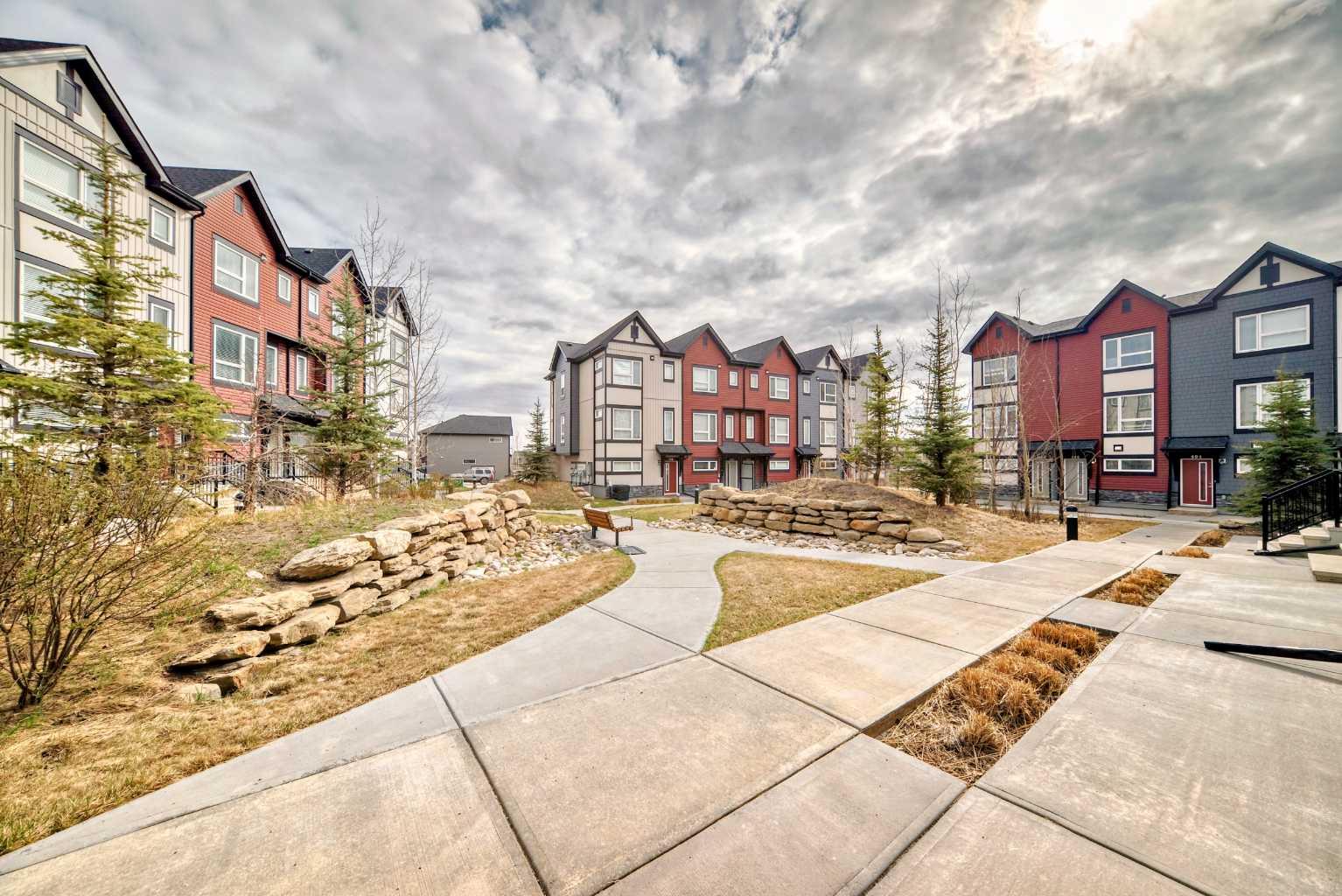 306, 11 Evanscrest Mews NW