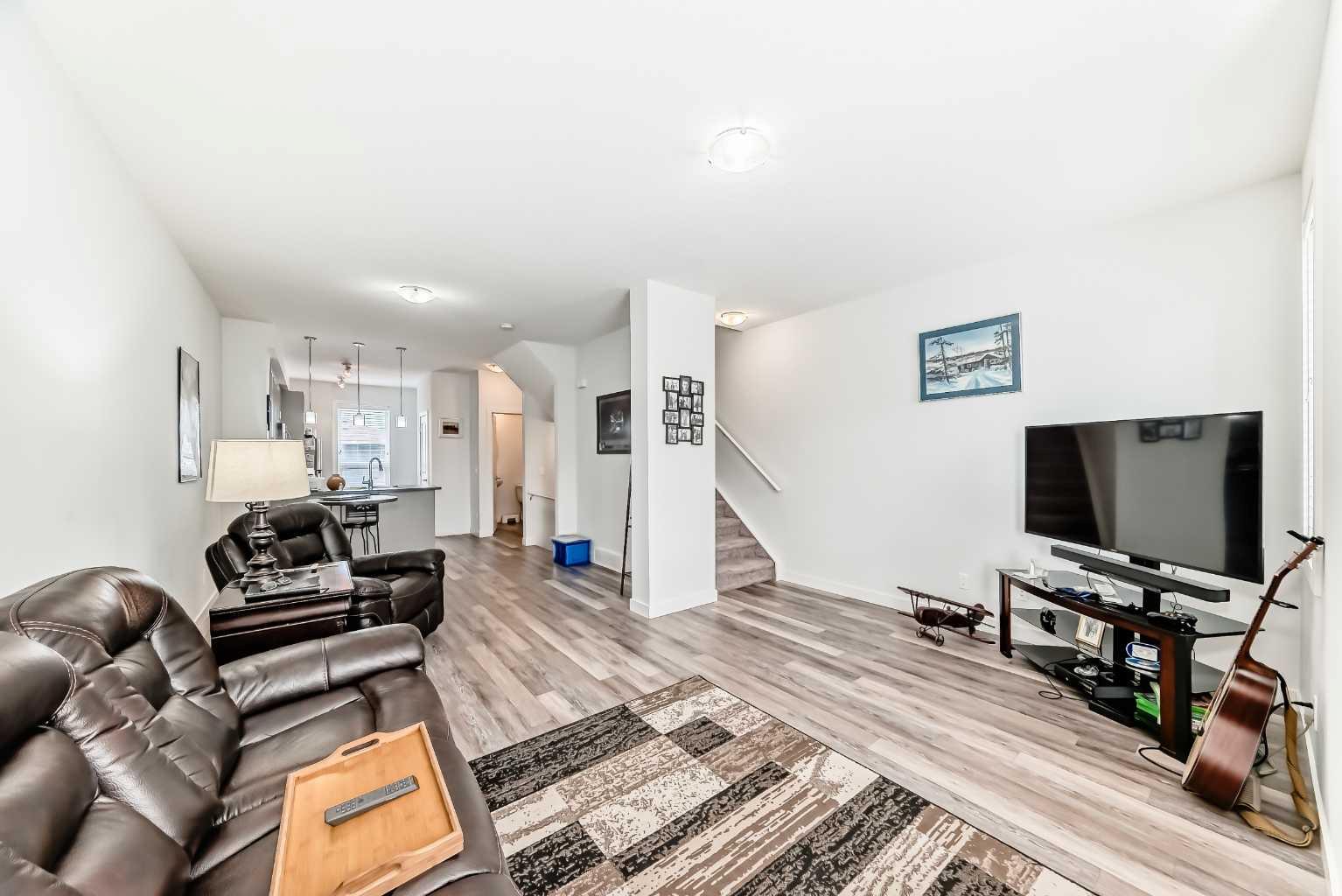 306, 11 Evanscrest Mews NW