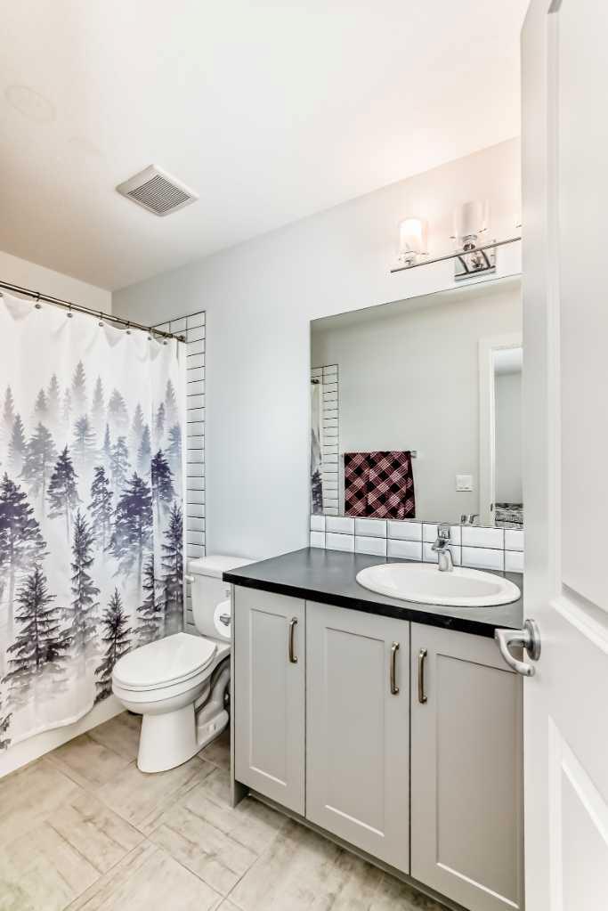 306, 11 Evanscrest Mews NW