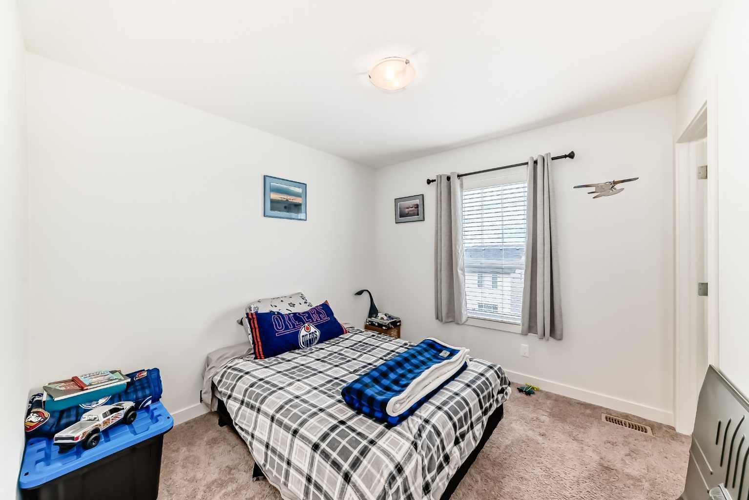 306, 11 Evanscrest Mews NW