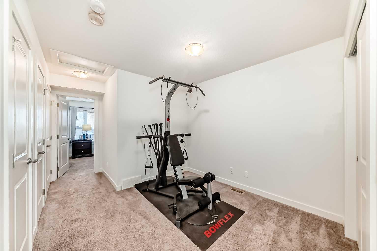306, 11 Evanscrest Mews NW