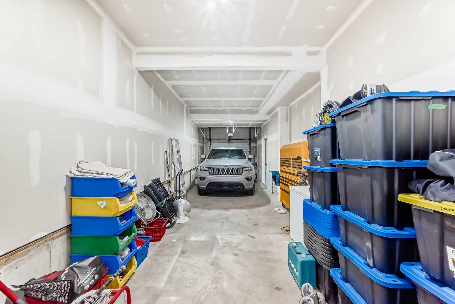 306, 11 Evanscrest Mews NW