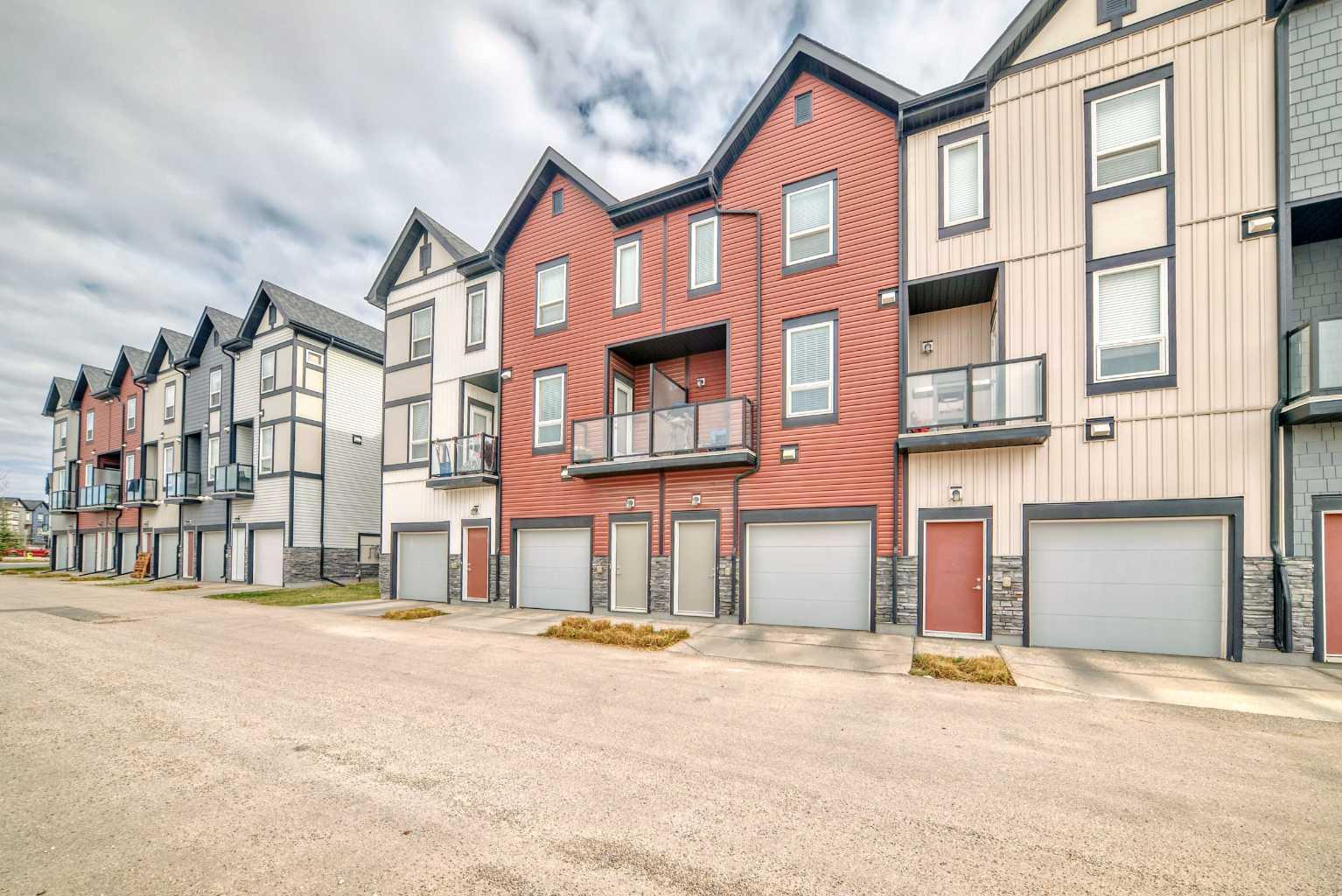 306, 11 Evanscrest Mews NW