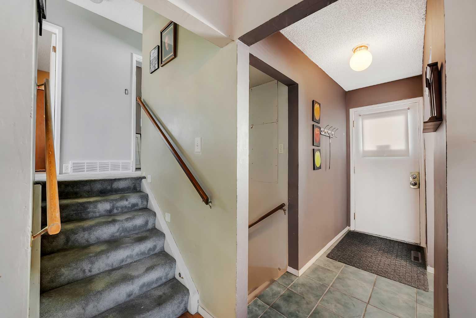 707 Fortalice Crescent SE