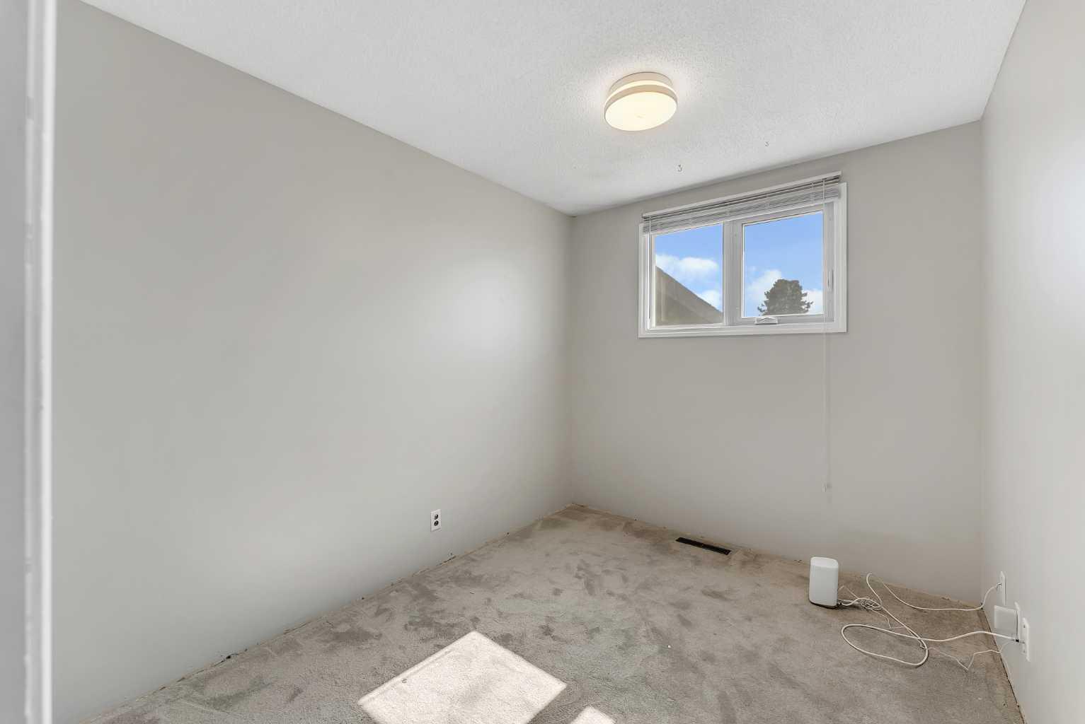 707 Fortalice Crescent SE