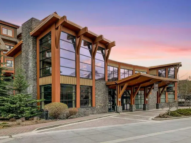 310AB, 173 Kananaskis Way 