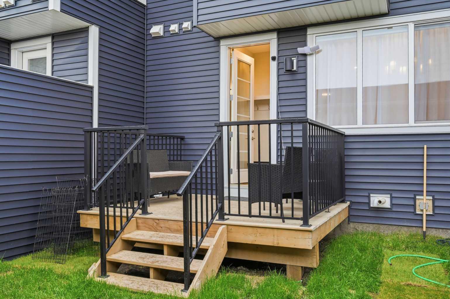 7 Lambeau Lane SE