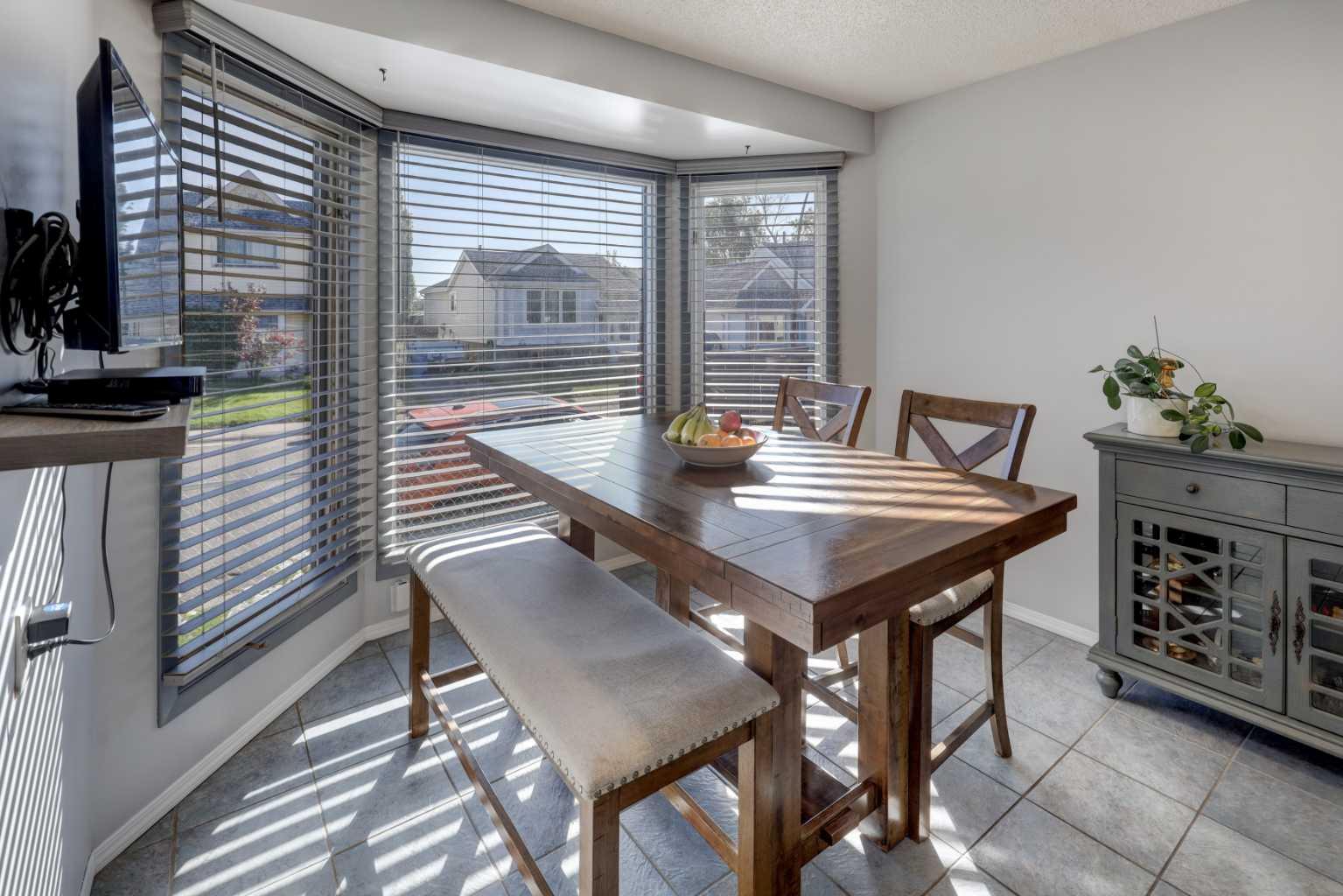 115 Aberfoyle Close NE