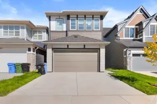 86 Corner Glen Gardens NE