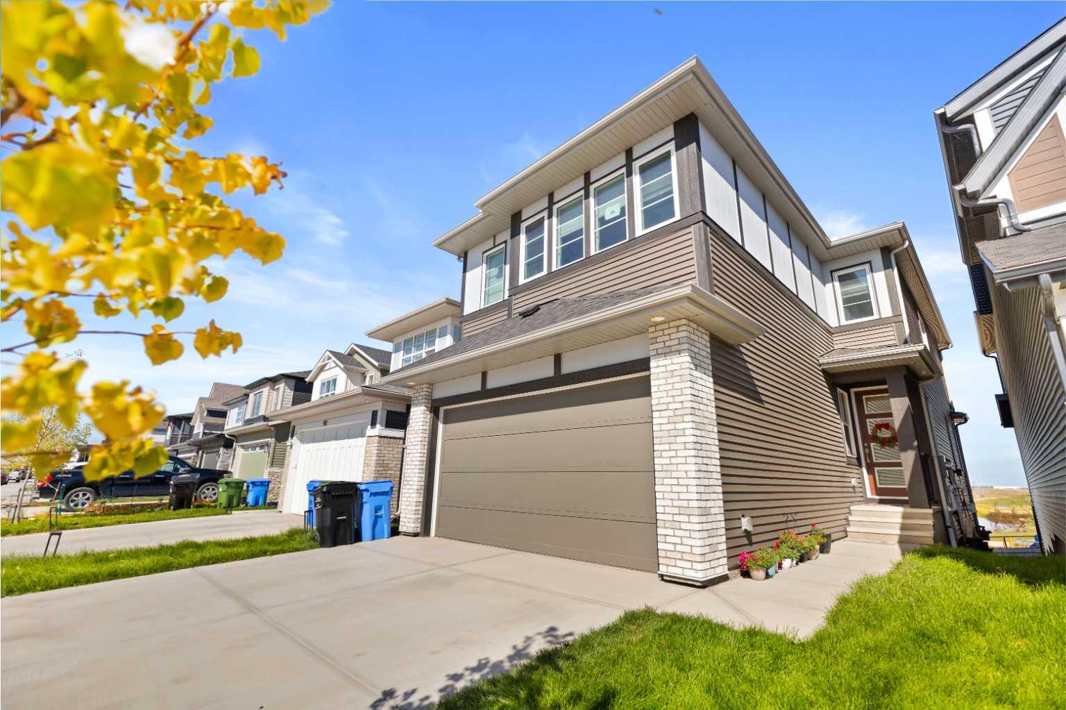 86 Corner Glen Gardens NE