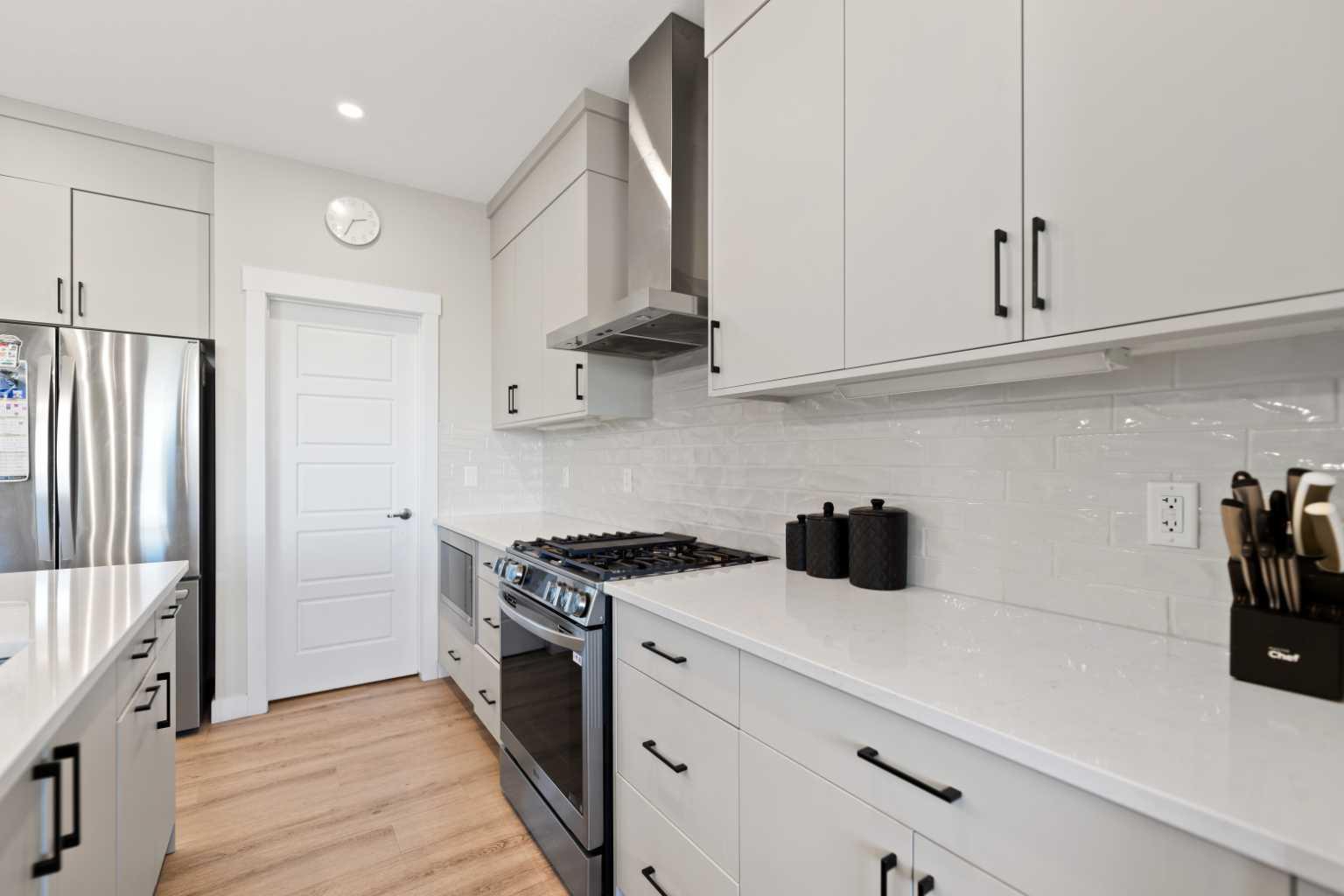 86 Corner Glen Gardens NE