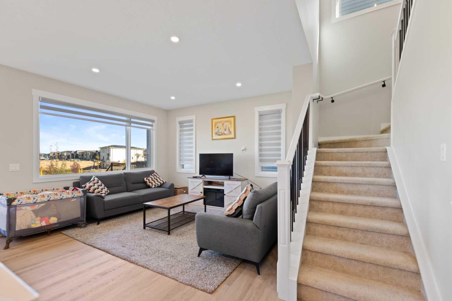 86 Corner Glen Gardens NE