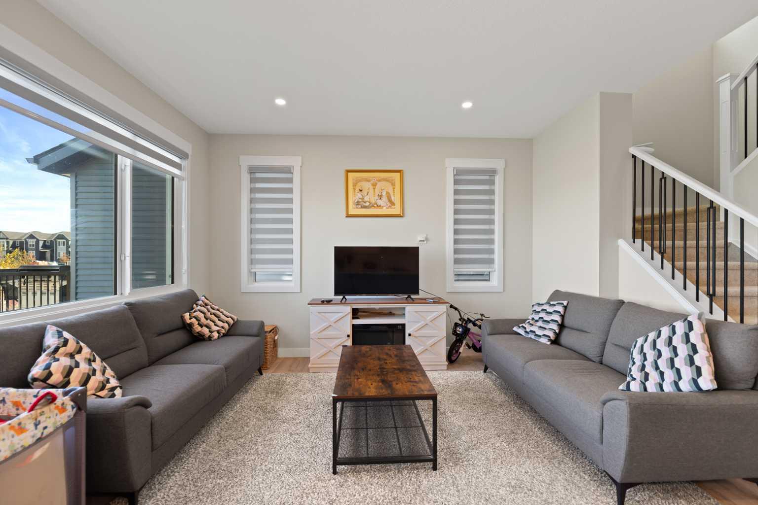86 Corner Glen Gardens NE