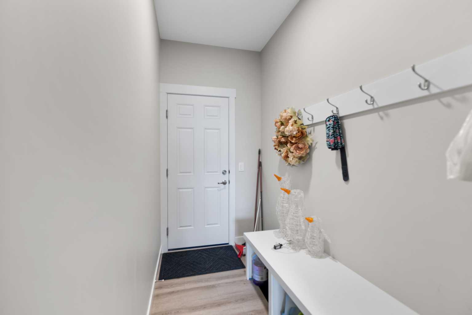 86 Corner Glen Gardens NE