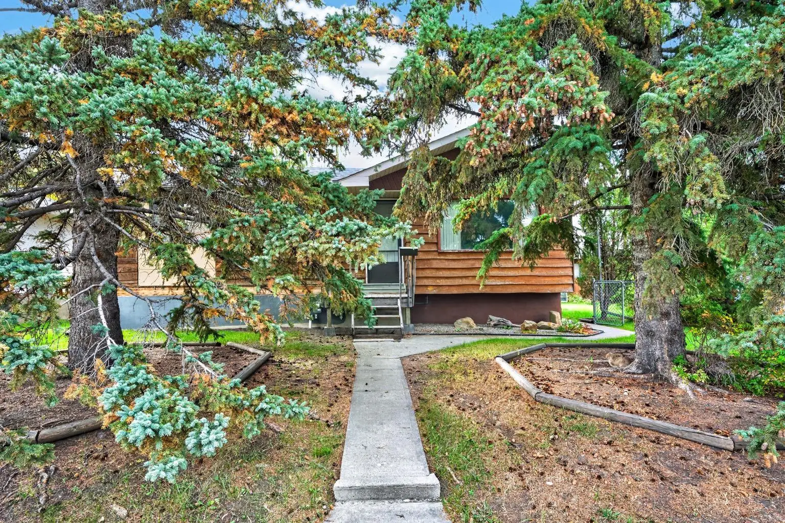 3723 Bow Anne Road NW