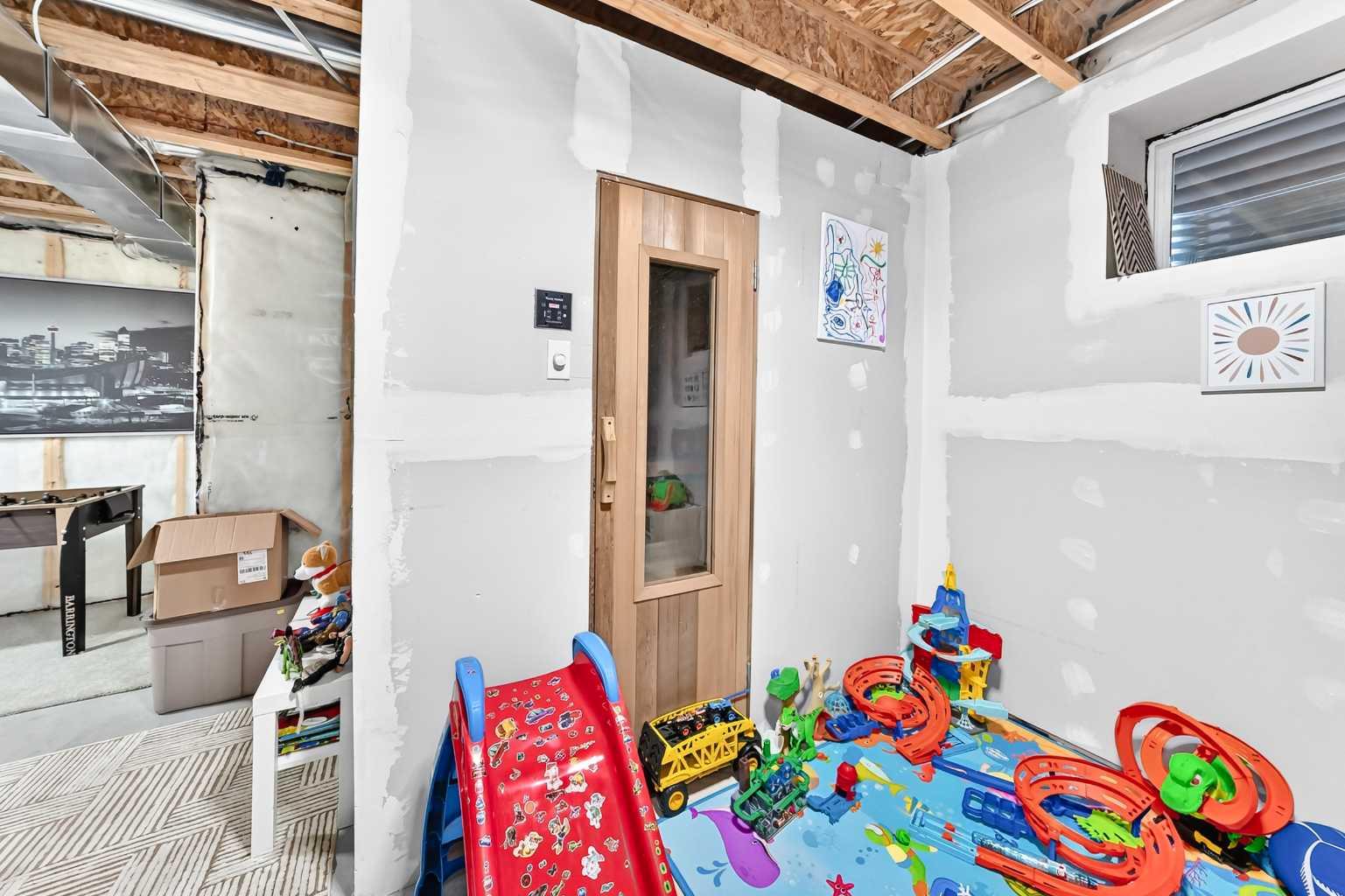 528 Belmont Heath SW