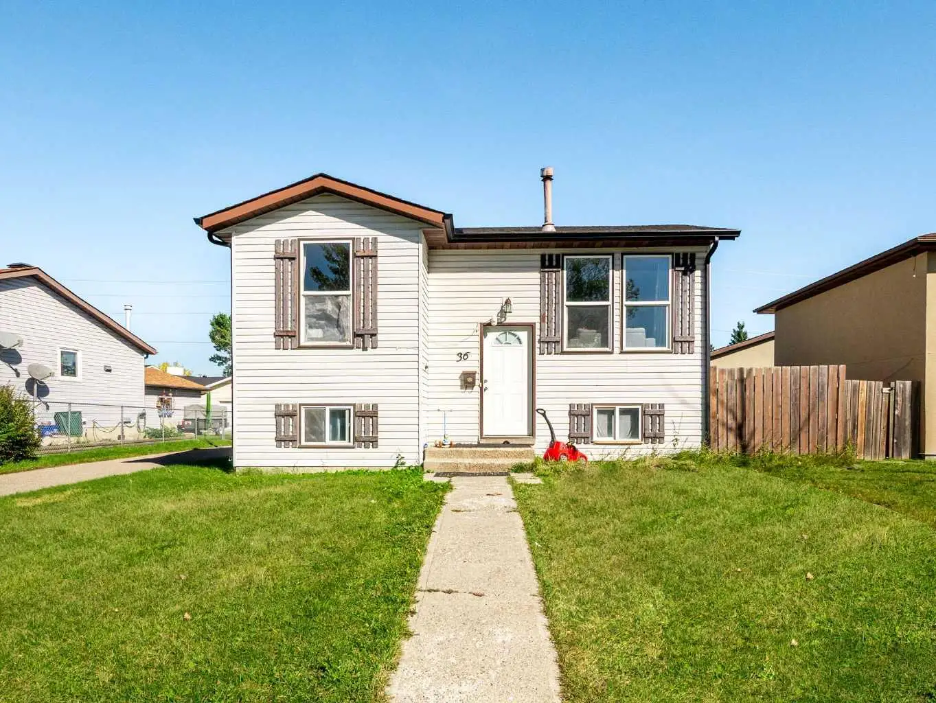 36 Castlebrook Rise NE