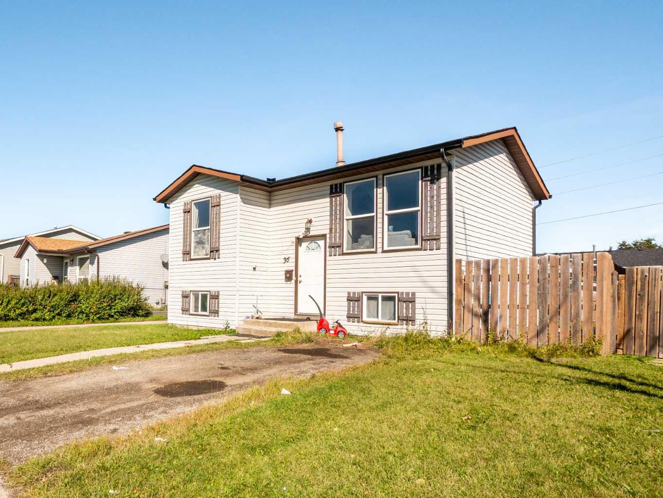 36 Castlebrook Rise NE