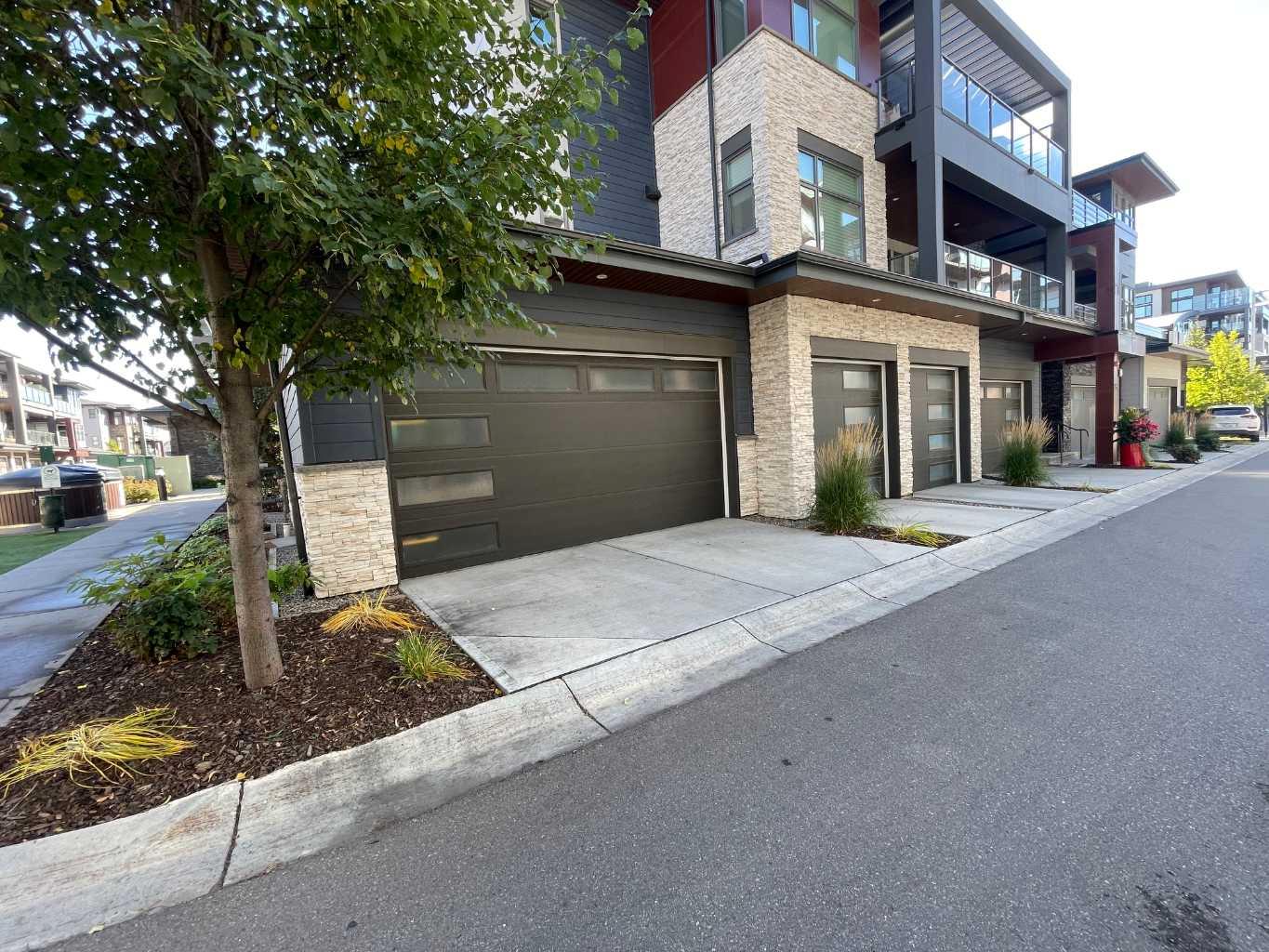 101, 10 Mahogany Circle SE