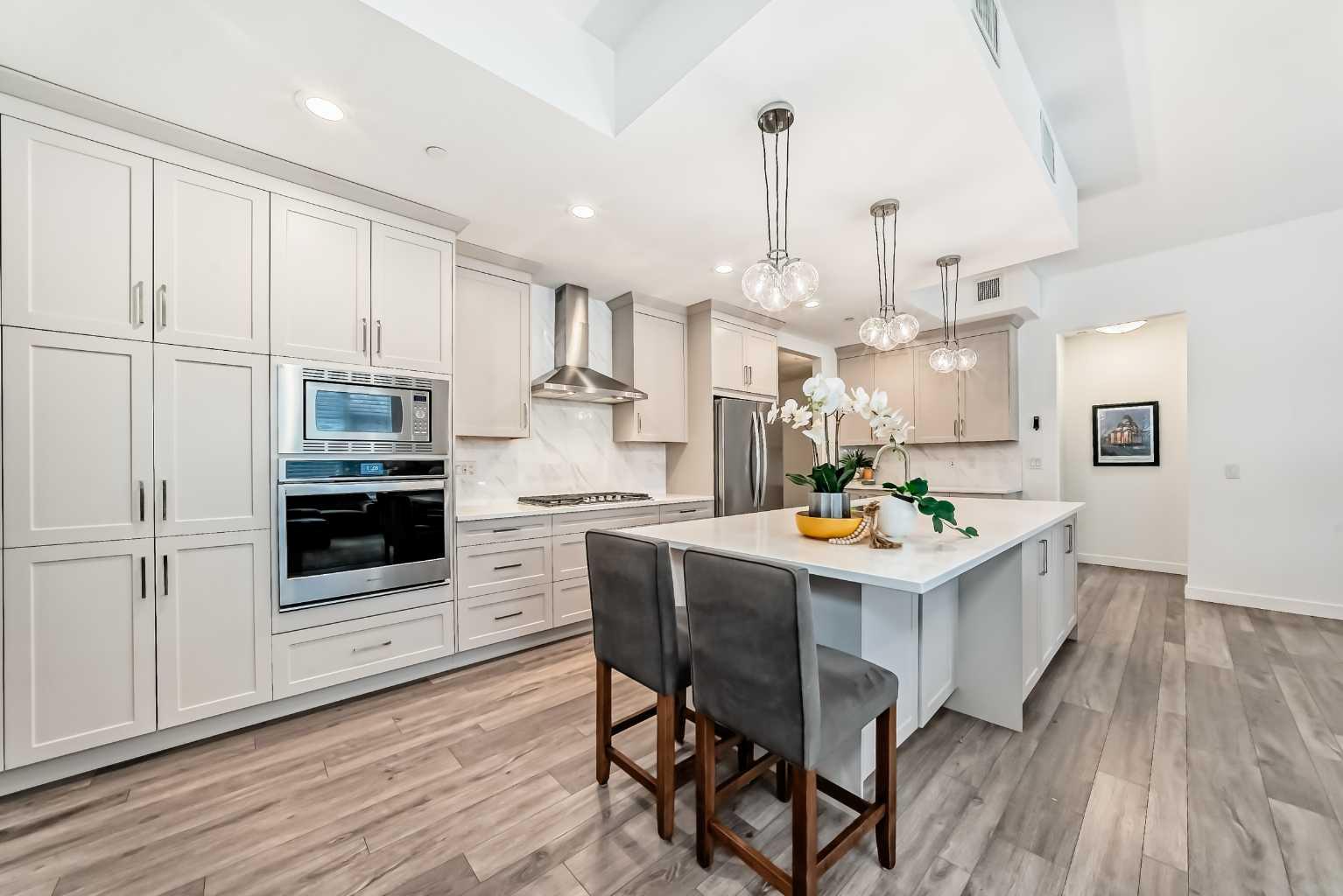 101, 10 Mahogany Circle SE