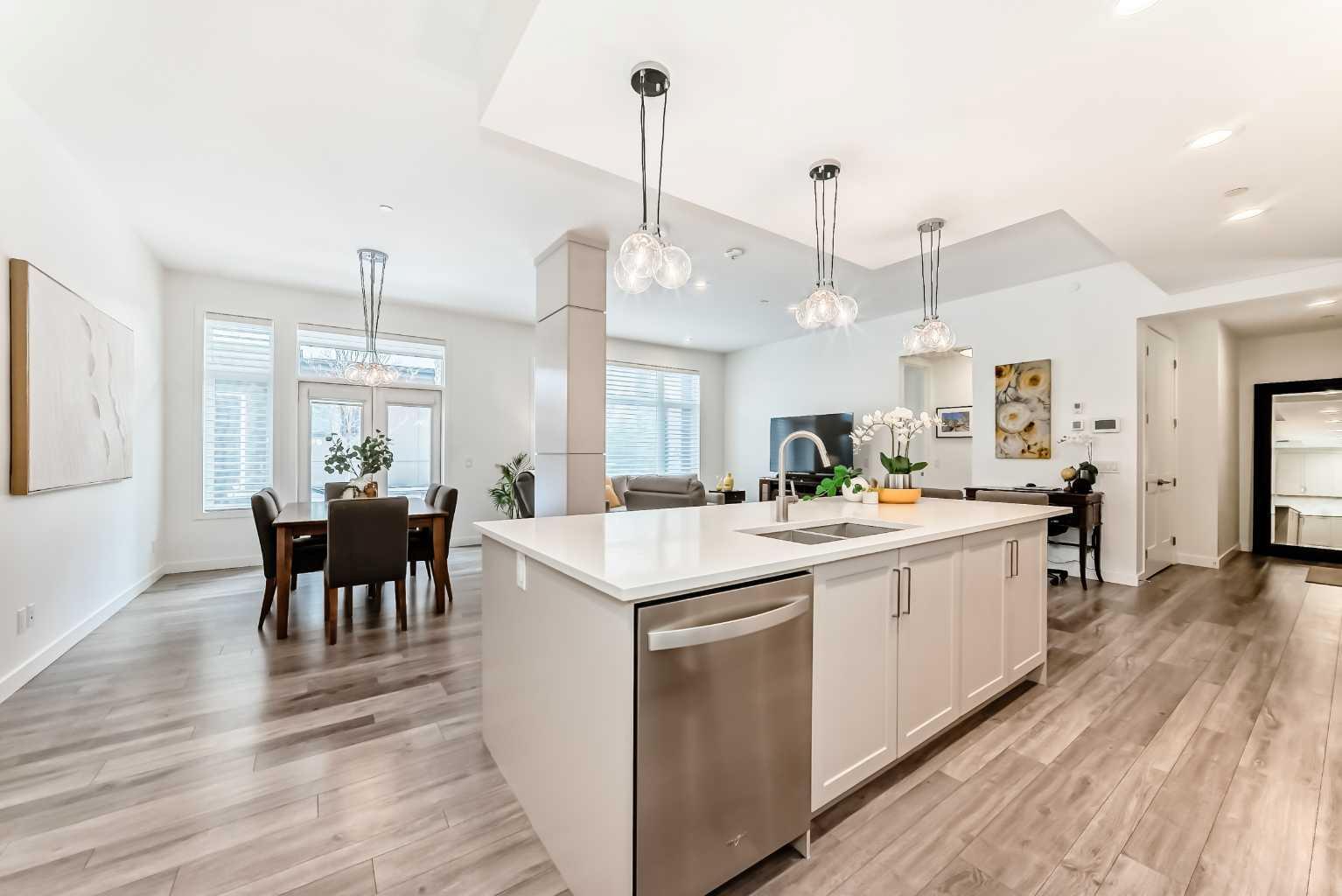 101, 10 Mahogany Circle SE