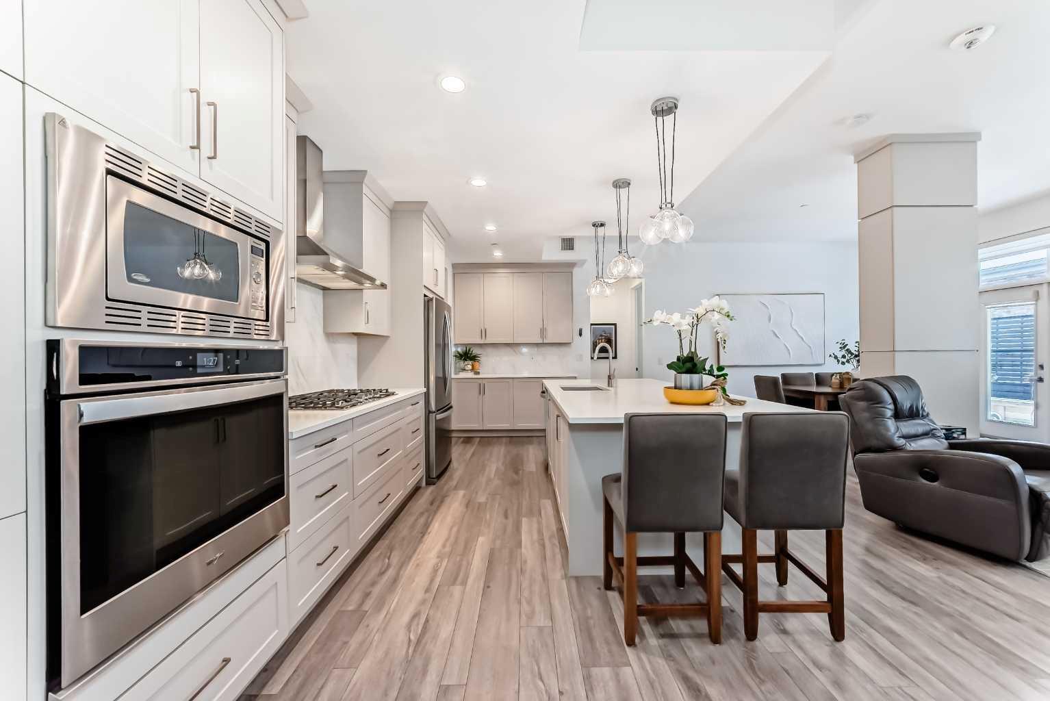 101, 10 Mahogany Circle SE