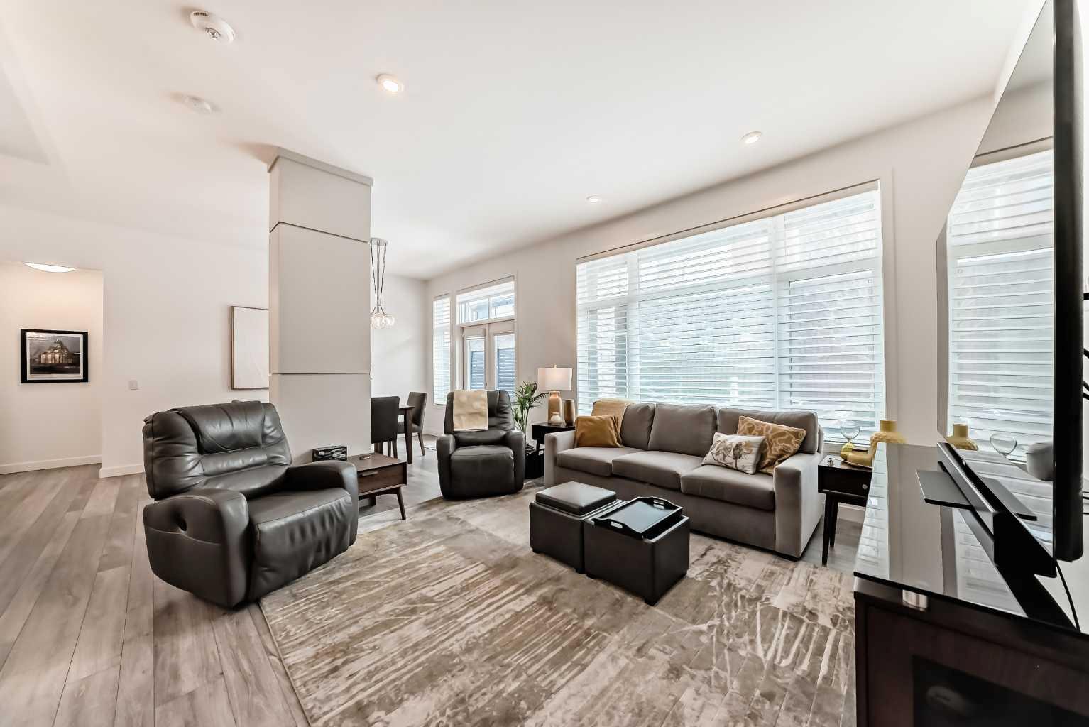 101, 10 Mahogany Circle SE